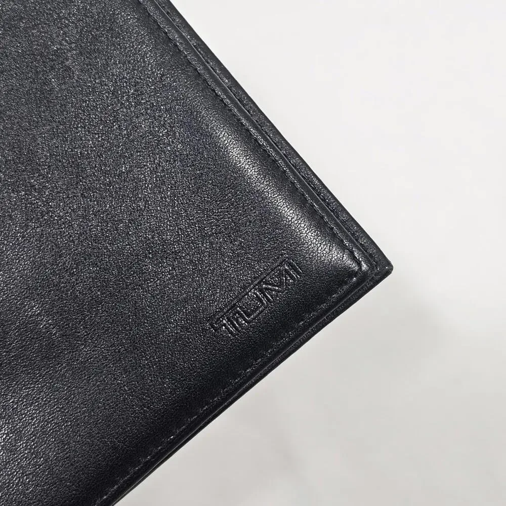 Tumi Mens Black Lesther Wallet With Red Details Bi Fold.